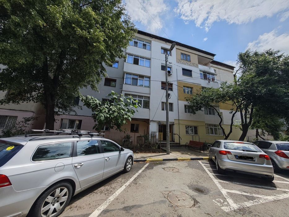 Vând sau schimb Apartament 3 camere / Zona Industriala