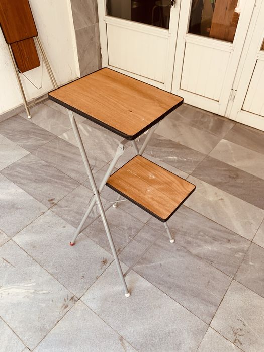 Ретро сгъваем стълбичка-масичка