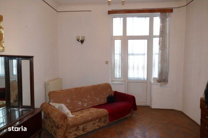 Apartament -5 camere -decomandat-Zona Mosilor