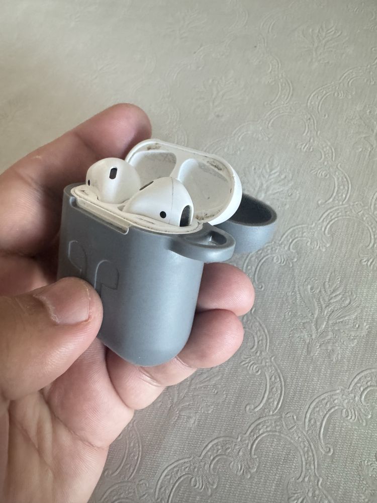 Продам airpods 2