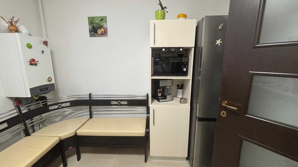 Coltar de bucatarie + 2 scaune + soldat