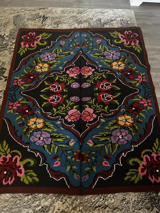 Vând pătură țărănească lână 185/160 cm