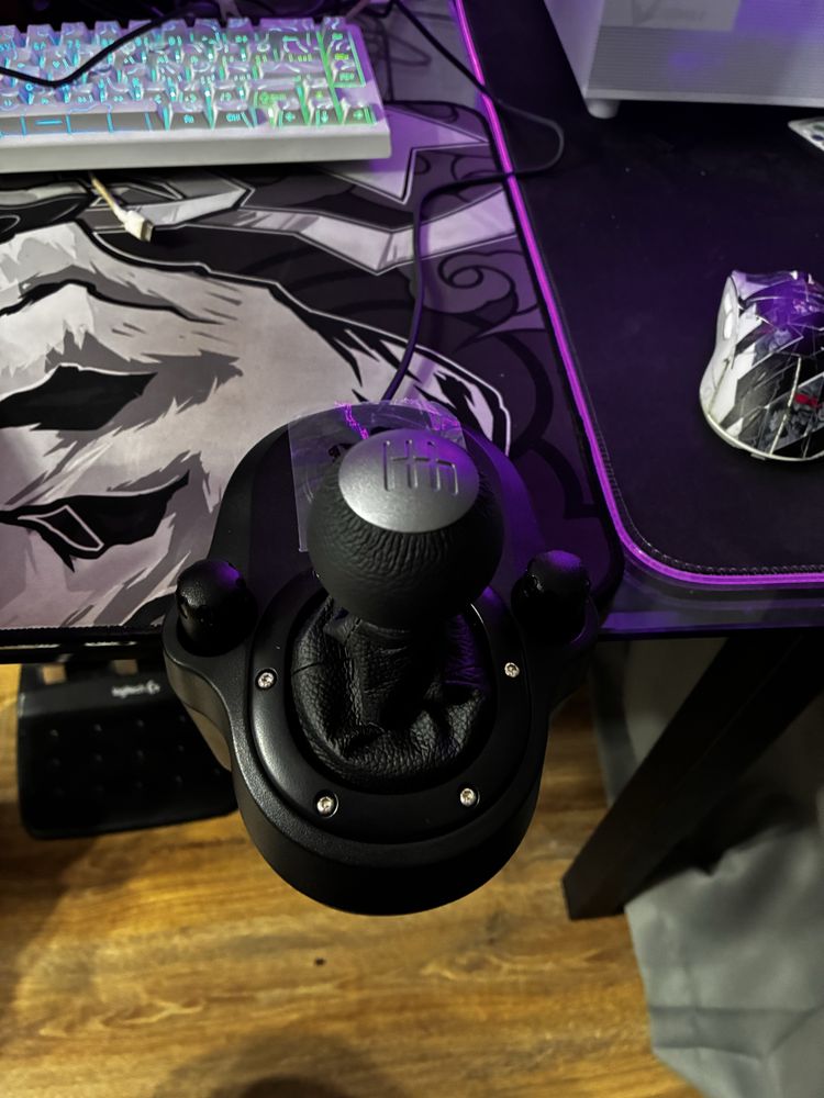 Продаю игровой руль Logitech G29 с Шифтером