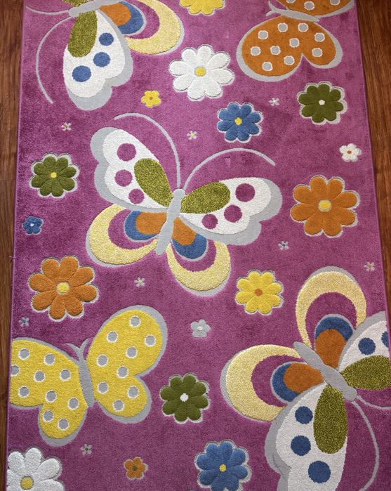 Ковер в детскую розовый