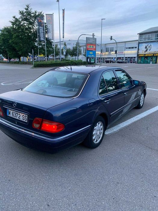 Mercedes Benz E230 Elegance Posibilitate Rate cu Buletinu fara avans