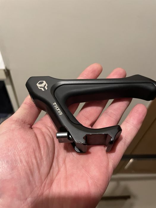 Tilta top handle