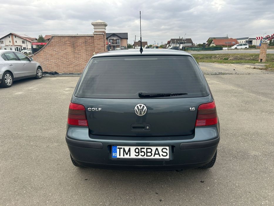 Vând Golf 4 An 2002