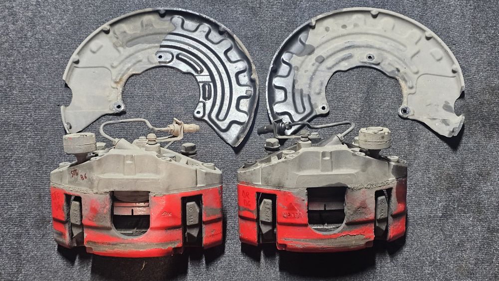 Frane fata 345mm originale Volkswagen Passat R32

Stare buna
Se vand e