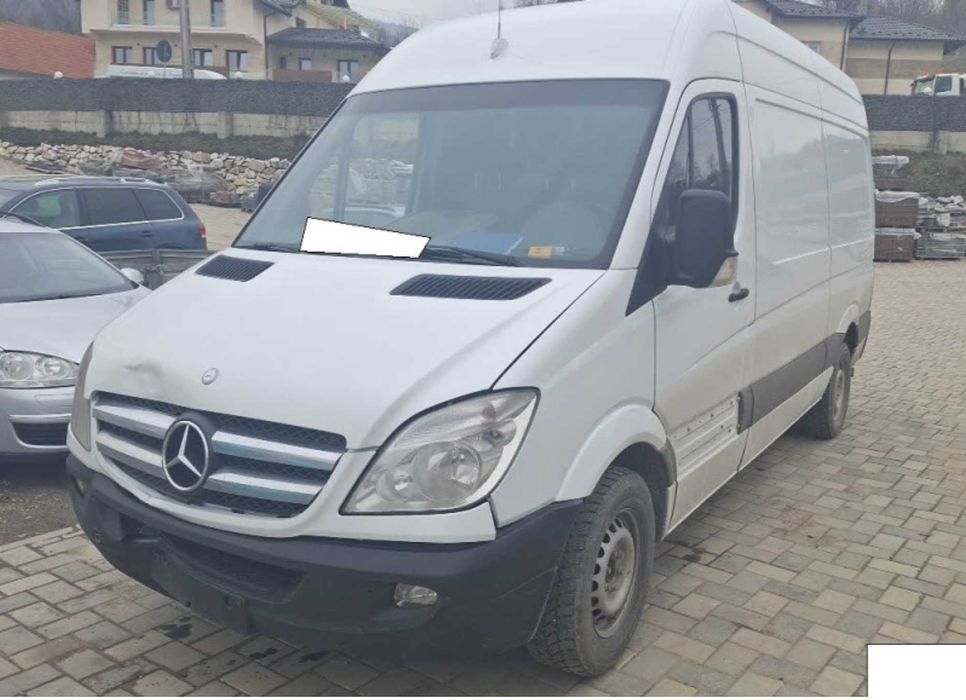 Dezmembrez Mercedes Sprinter w906 2.2 euro 5 2143 cmc om651 110kw 2011