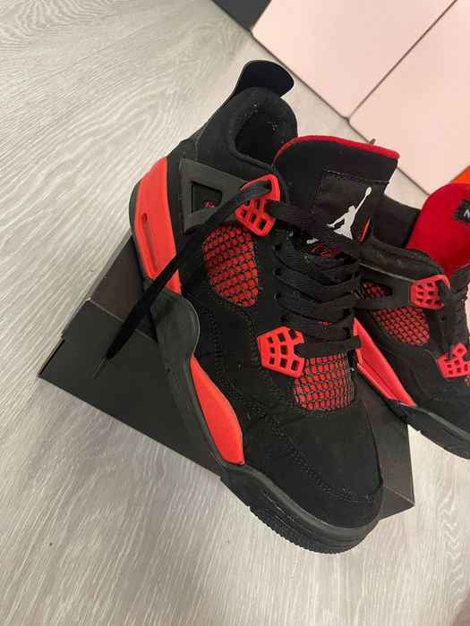 Jordan 4 red thunder