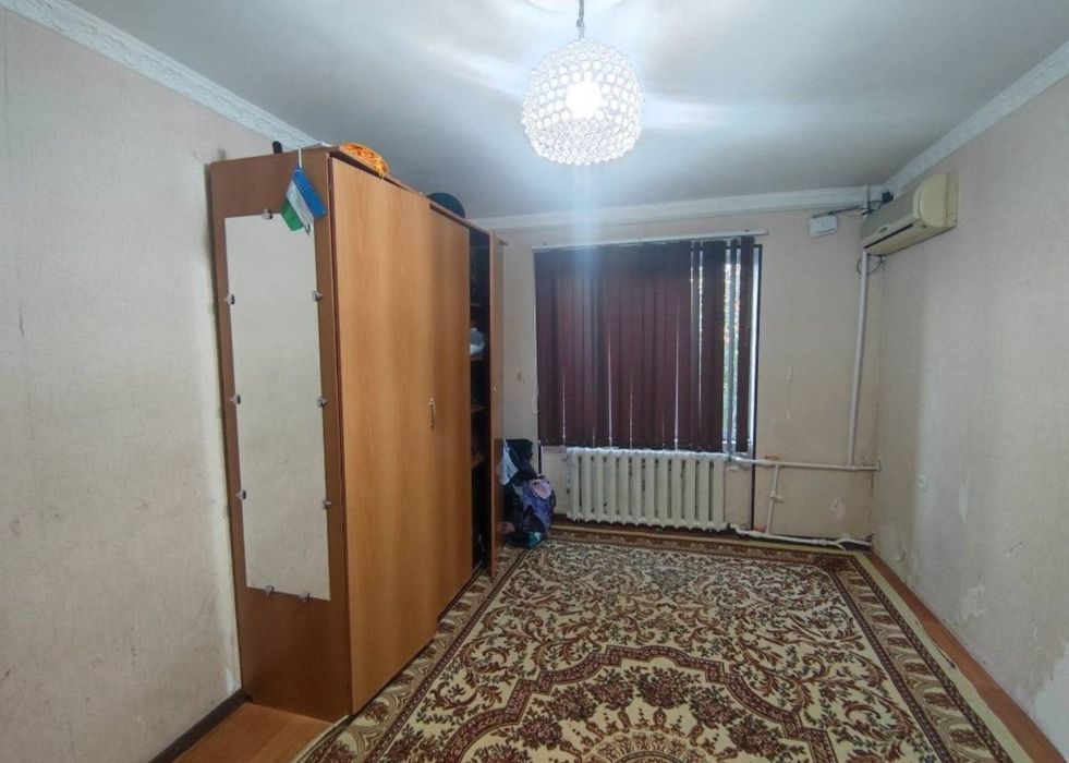 Срочно Продаётся Мирабад Саракулька 1/3/4 без ремонта без мебелья !