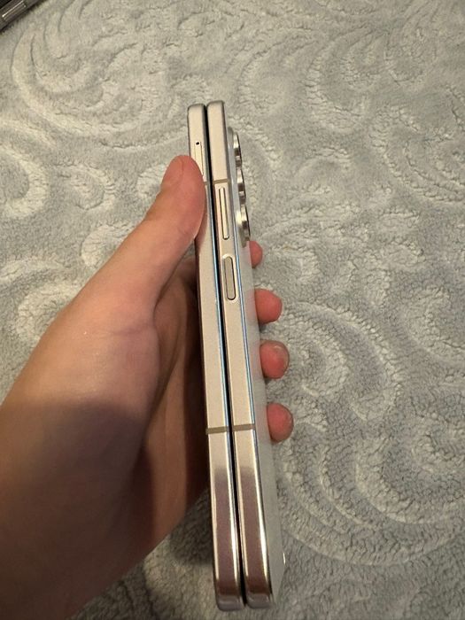 Samsung Galaxy Z Fold5