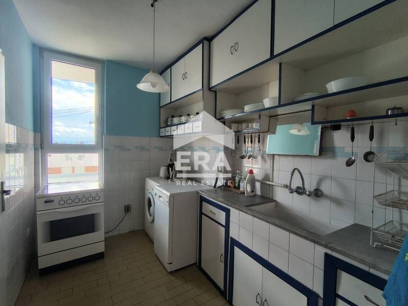 Тристаен апартамент в кв. Колю Фичето