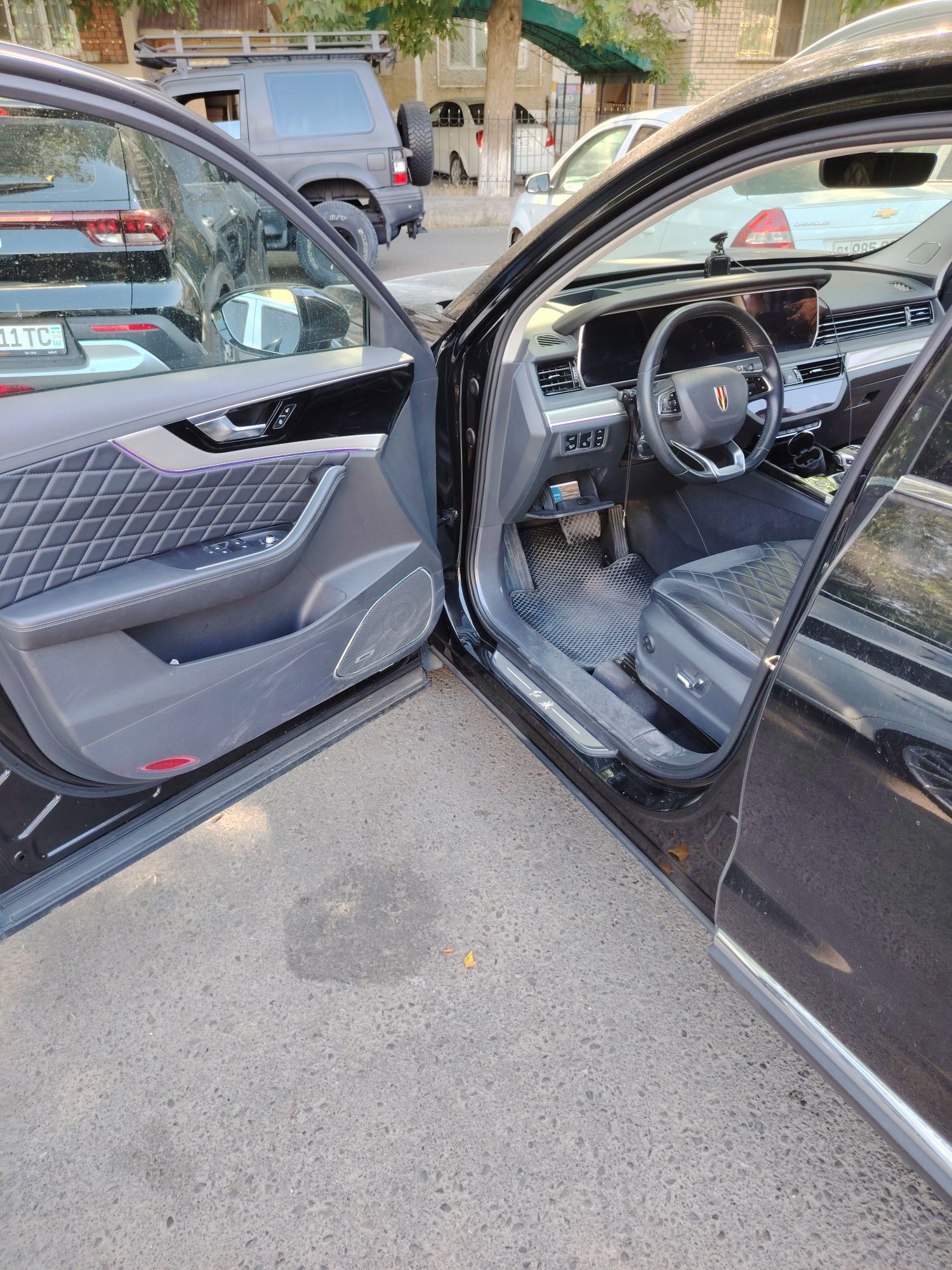 Продаётся автомобиль Hongqi HS5