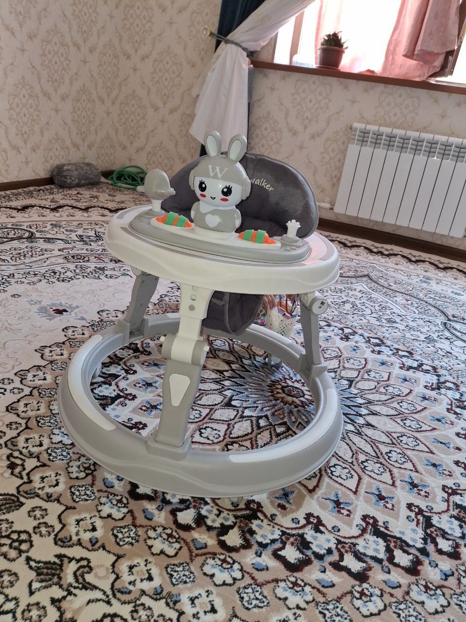 Детский ходунок 2 в1, с игровым столиком, игрушками и звуками