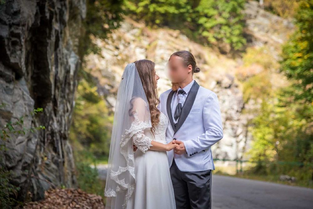 Costum de mire ( sacou+ vesta+ pantaloni+ cravata)