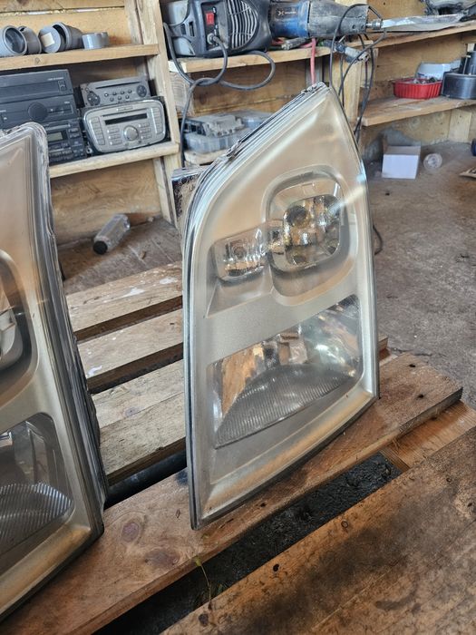 Far faruri stânga dreapta ford transit 2008
