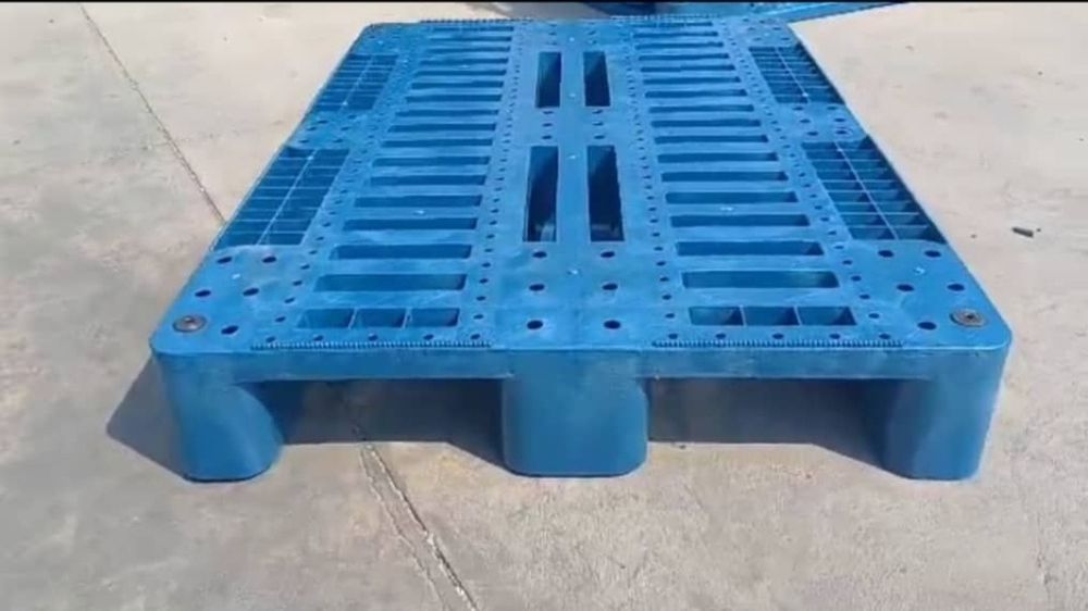 Евро-поддоны пластиковые. Размеры:1200×800×150. Цена: 355000 сум за шт