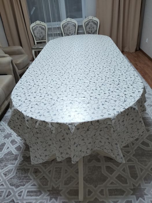 Продаётся стол гостевой.