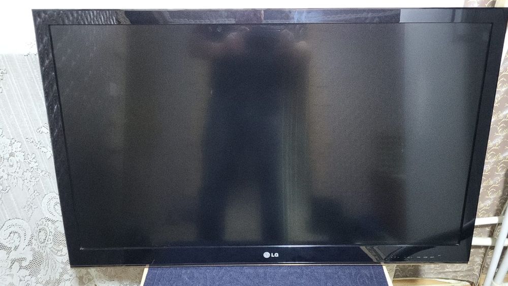 Продам телевизор LG