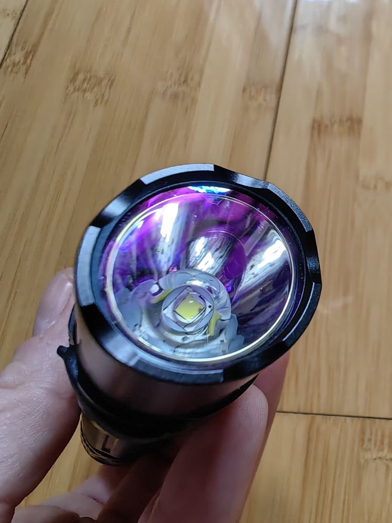 Fenix PD36R - Lanternă Tactică Reîncărcabilă - 1600 Lumeni - 283 Metri