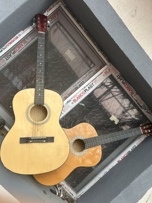 Vand chitara in stare buna