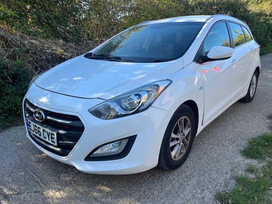 На части Hyundai i30 1.6 crdi 2016 година