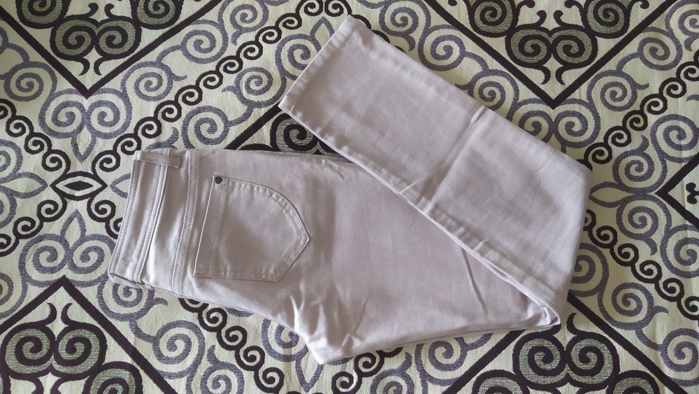 Джинсы фирменные