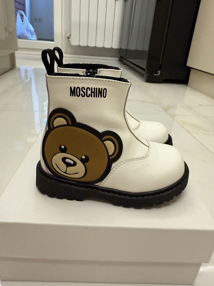 Обувки за момиче Moschino, Guess, Michael kors, Nike и други 22 номер