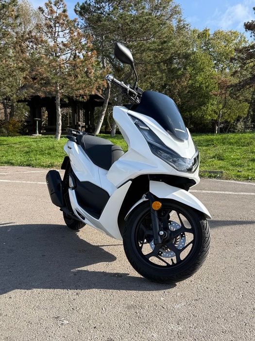 Scuter Honda PCX 125 cc automat