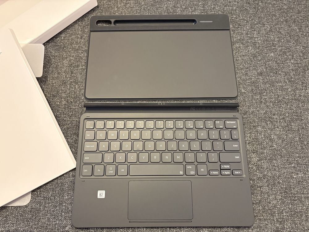 Husa cu tastatura Samsung Cover keyboard pentru Galaxy Tab S7 S8