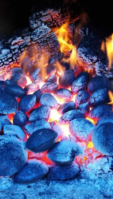 Brichete cărbuni 30 lei sacul de 20kg