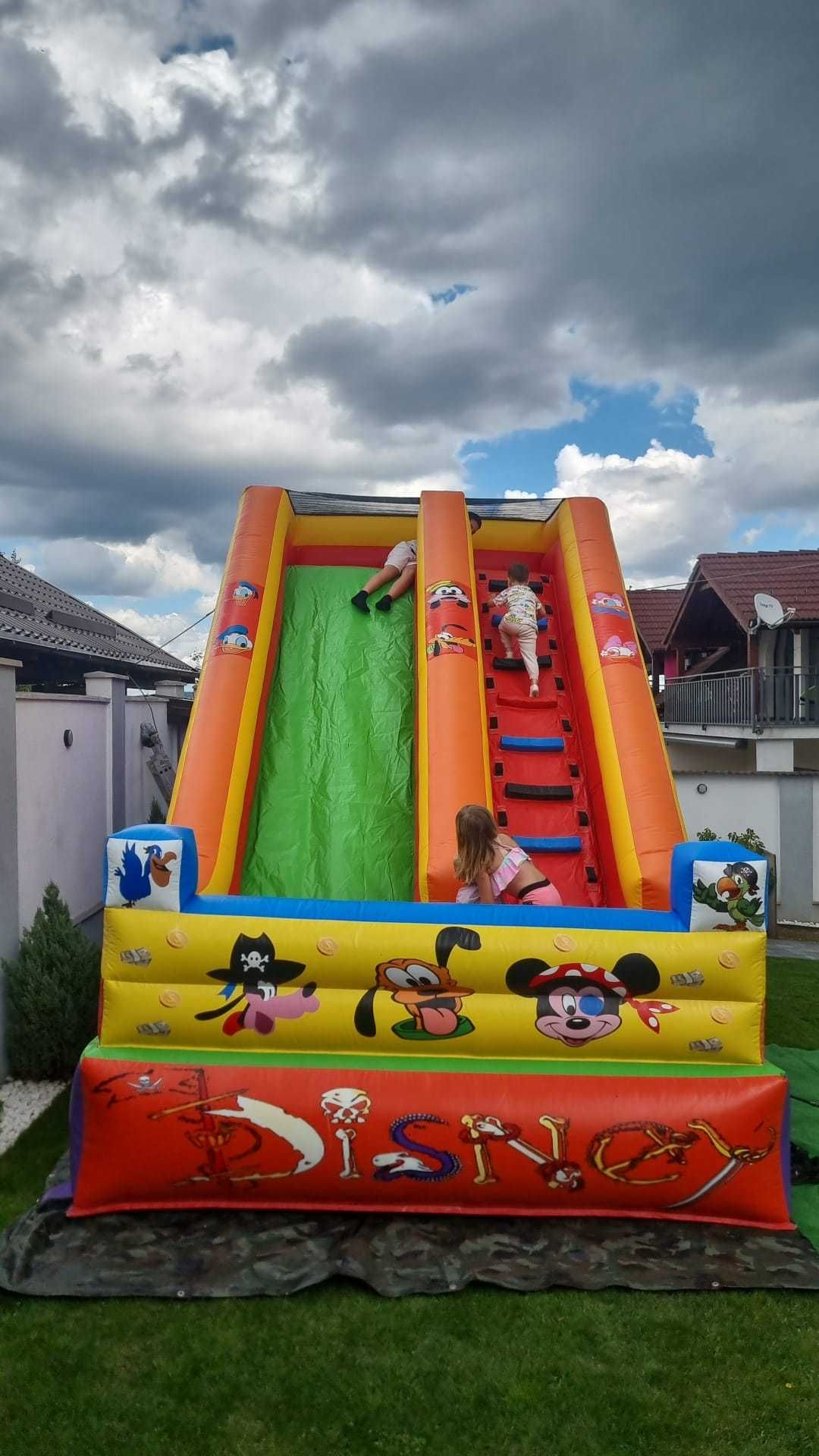 Topogane gonflabile pentru închiriat