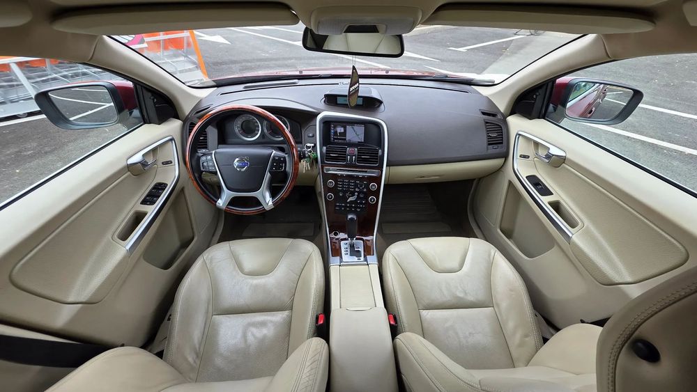 Volvo XC 60 ruleaza ca noua