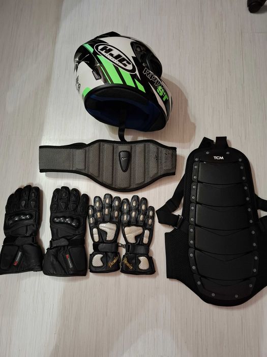 Мото екипировка - каска за части,ръкавици ,протектори