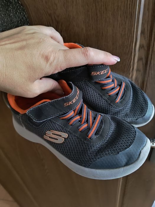 Adidași firma Sketchers Nr 35