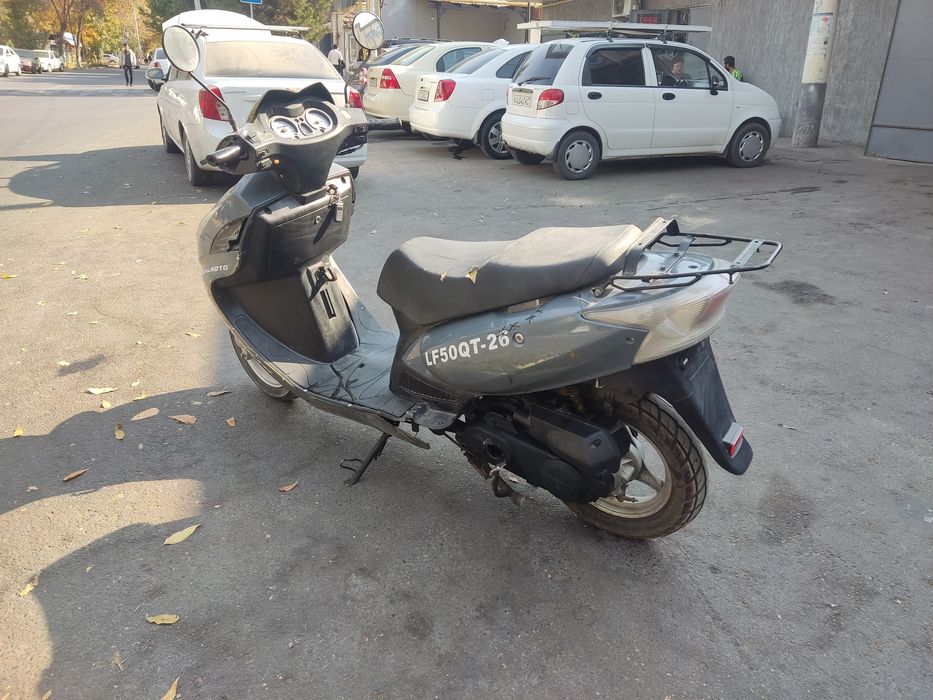 Продам скутер 80 кубовый