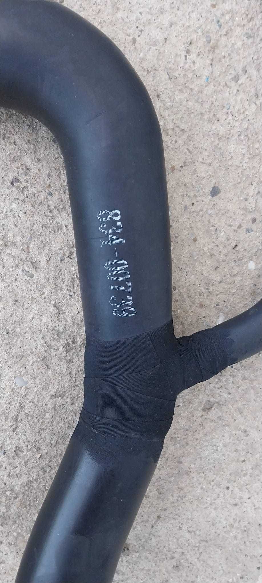 Vand furtun racire buldoexcavator si stergator geam spate.