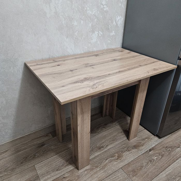 Продам стол кухонный