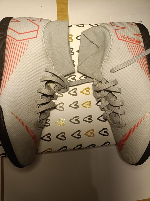 Ghete de fotbal Nike mercurial mărimea 39,pentru sintetic/sala