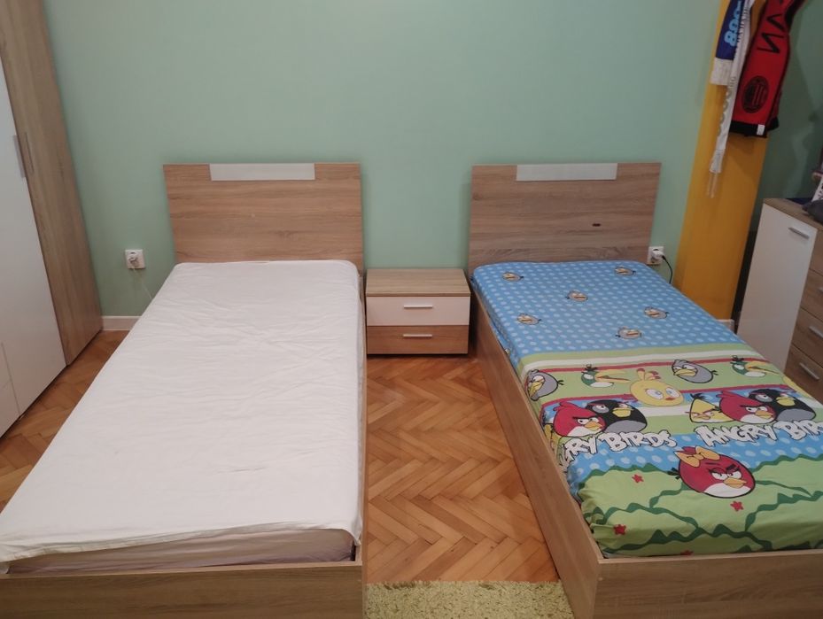 Две единични легла с матраци