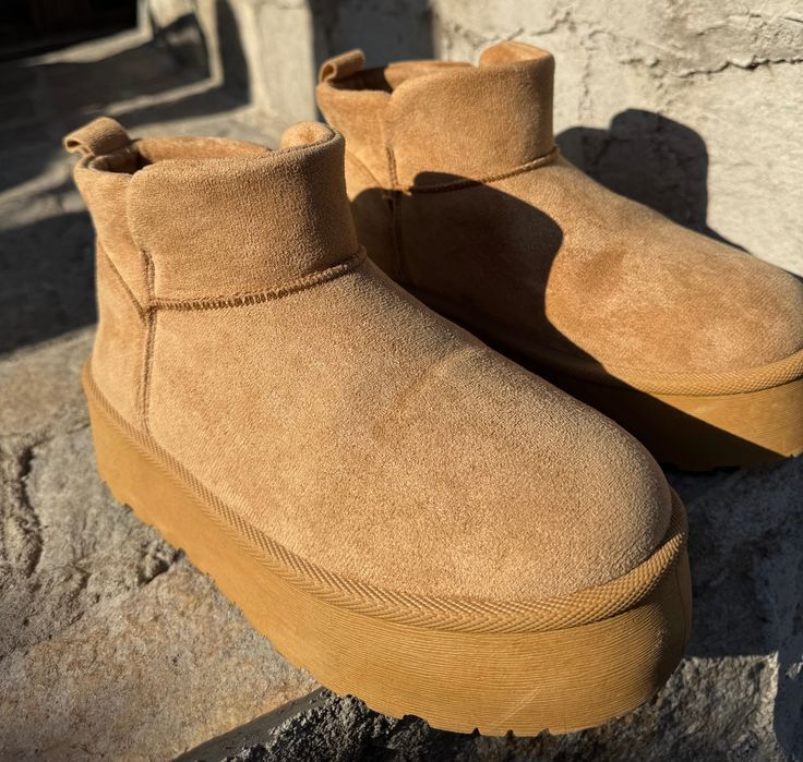 Къси велурени боти с платформа