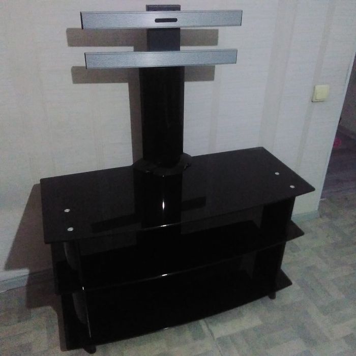 Пррдам тумбу под телевизор