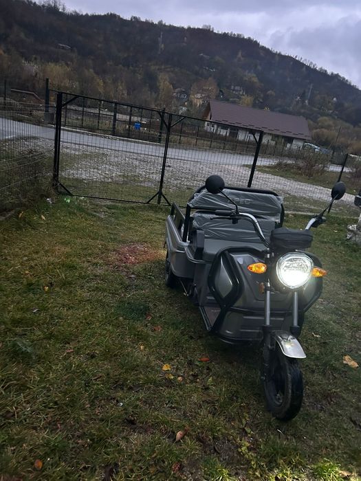 Vând motociclu electric nou