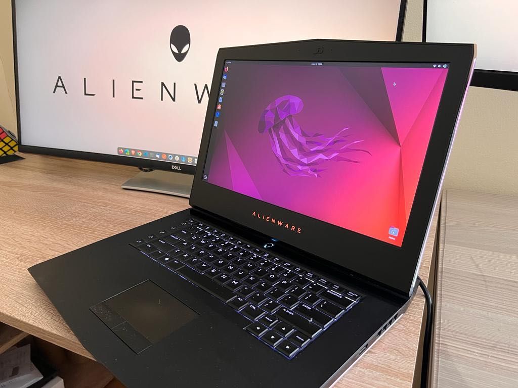 Продавам Alienware 15 R4 - Мощен лаптоп от Америка!