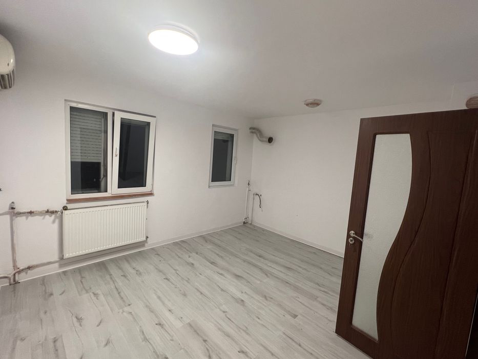 Apartament 3 camere Craiovita Noua