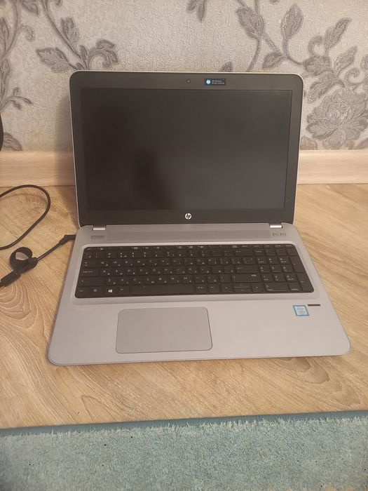 Ноутбук HP i5 7gen в идеальном состоянии