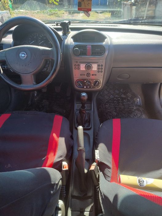 Vând Opel CORSA C 4 uși diesel 1.3 2005