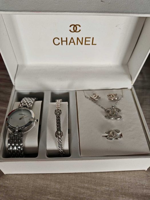 Set ceasuri dama CARTIER si DIOR