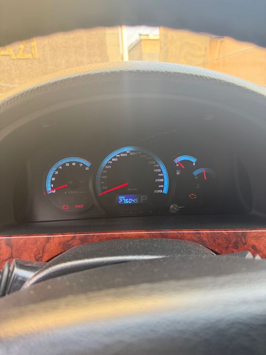 Lacetti 2012 yil avtomat karobka rangi qora kraskasi bor